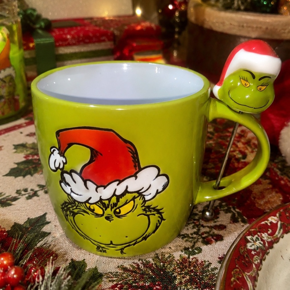 Dr. Seuss The Grinch mug 
MWOT